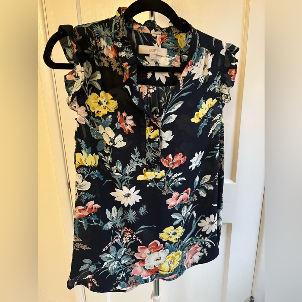 LOFT Floral Cap Sleeved Blouse - Sz M